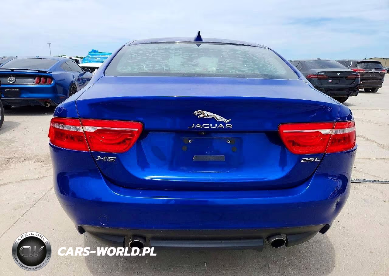 2017 Jaguar Xe Premium VIN:SAJAD4BG1HA965628 - 6