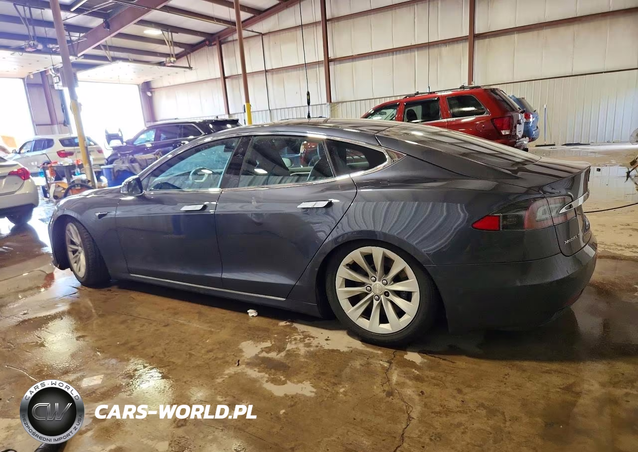 2016 Tesla Model S VIN:5YJSA1E22GF166893 - 2