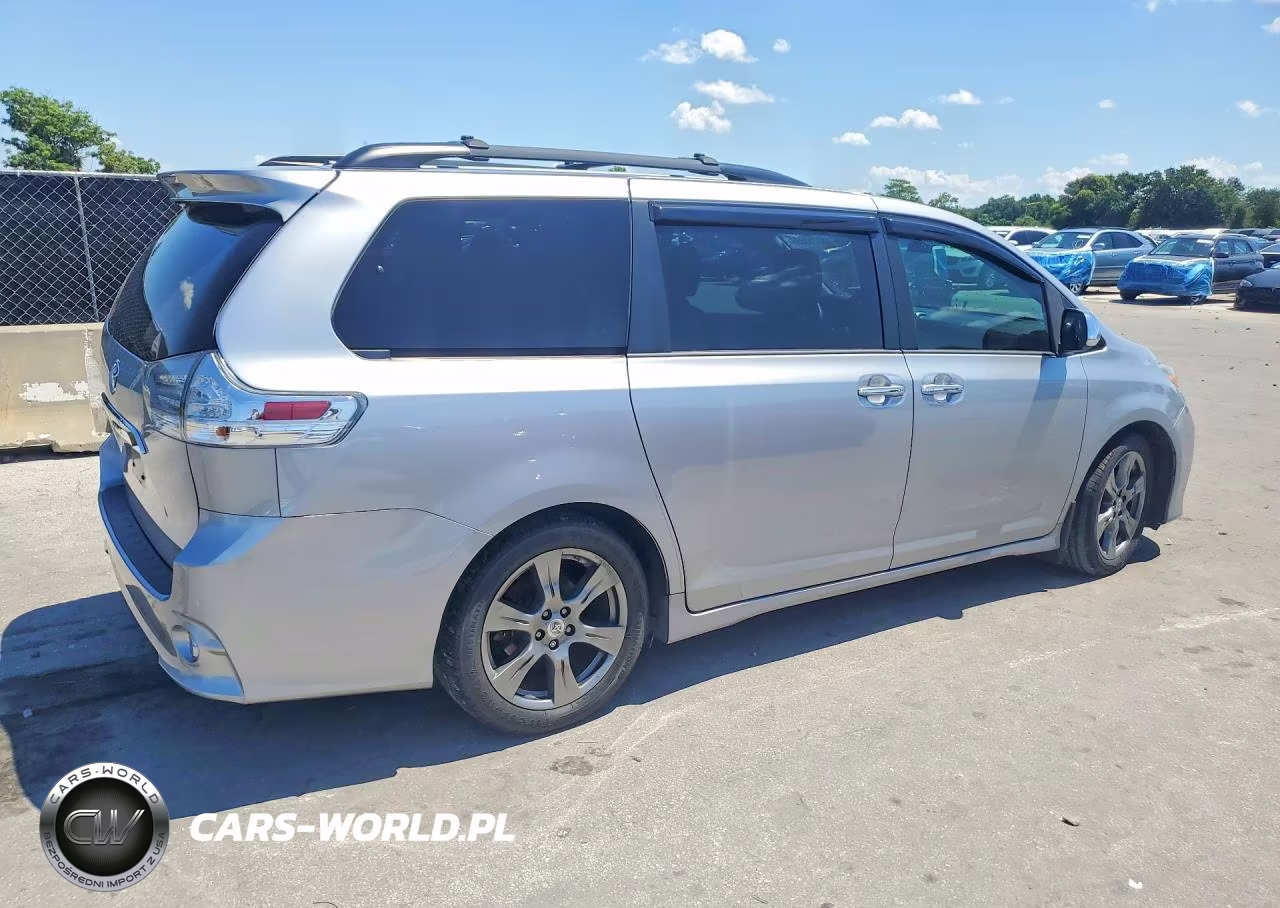 2017 Toyota Sienna Se VIN:5TDXZ3DC1HS870357 - 3