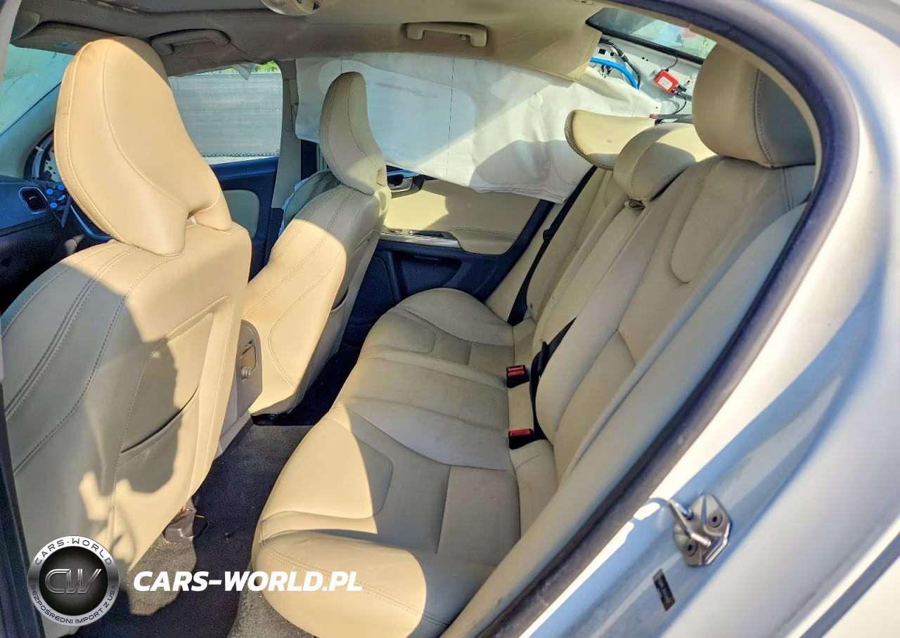 2017 Volvo S60 VIN:YV126MFL3H2434407 - 10