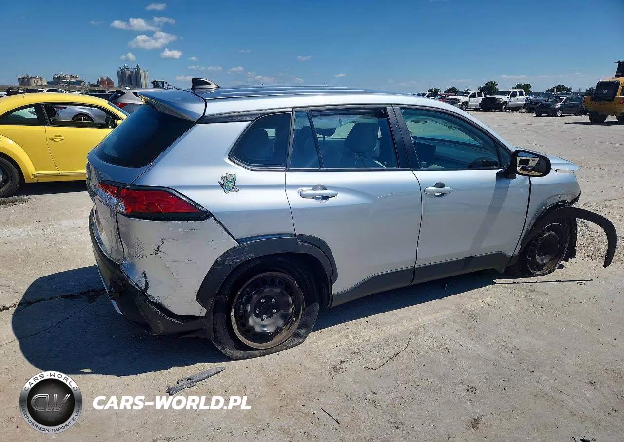 2023 Toyota Corolla Cross L VIN:7MUAAAAG6PV049719 - 3
