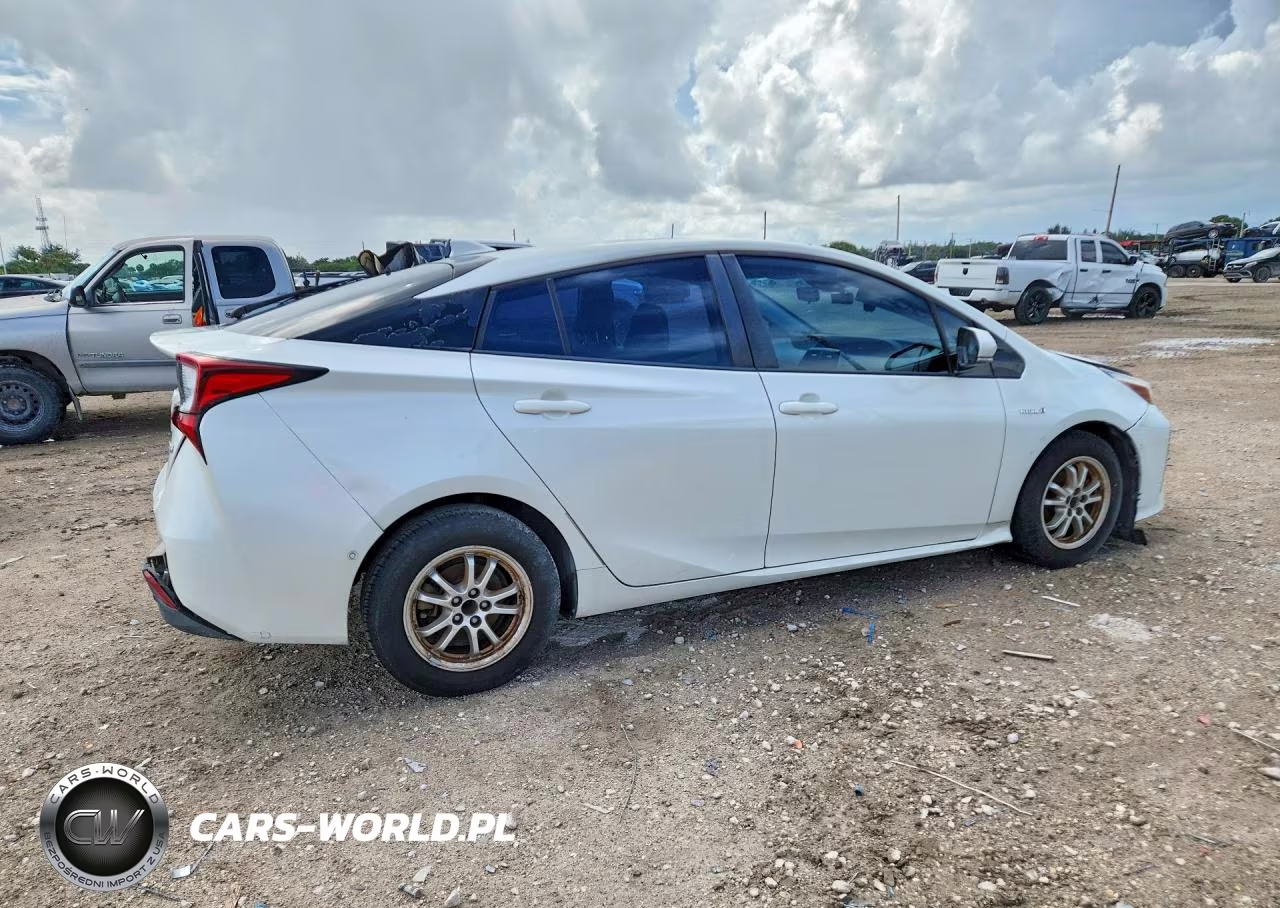 2019 Toyota Prius VIN:JTDKARFU4K3083325 - 3