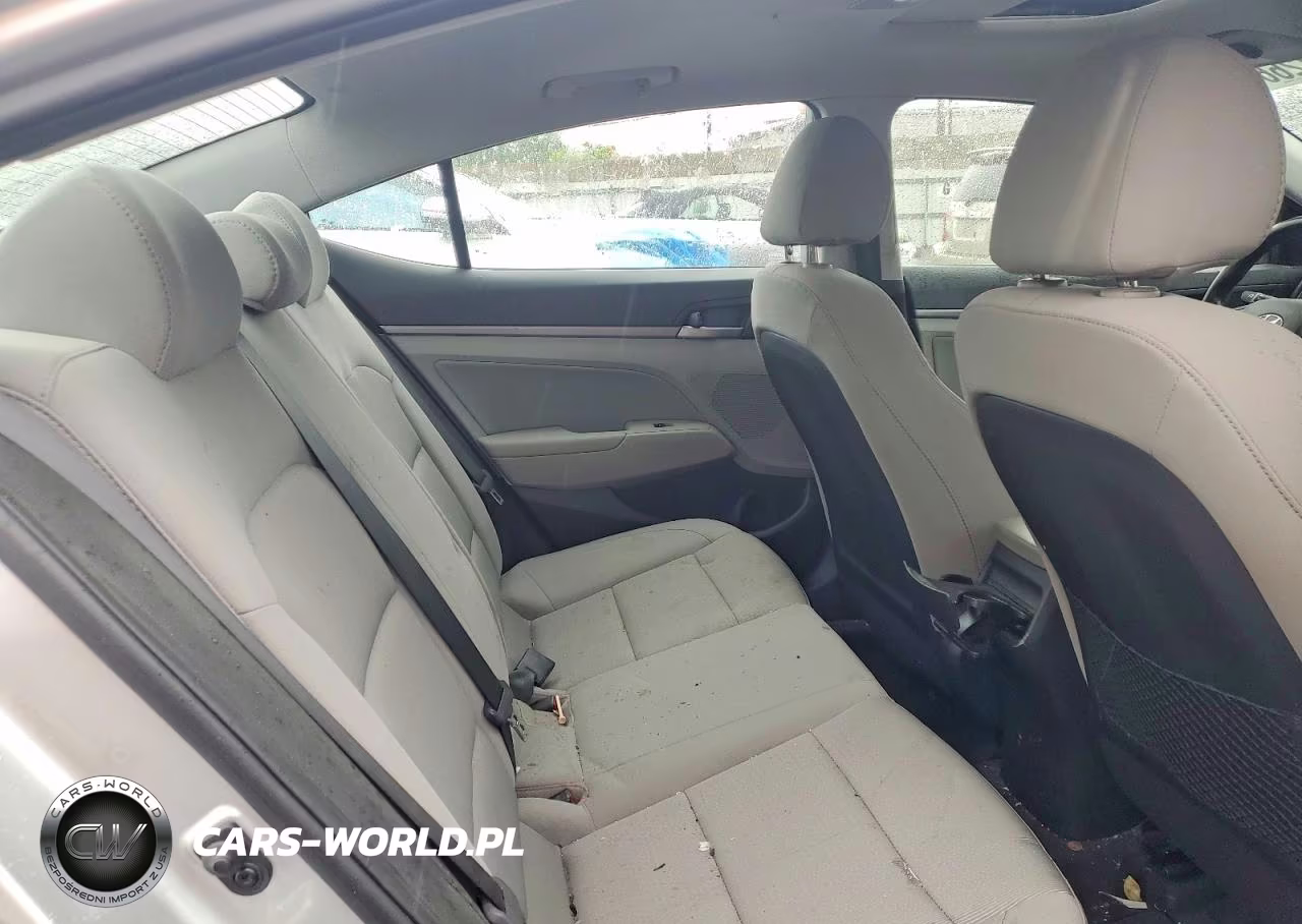 2018 Hyundai Elantra Value Edition VIN:5NPD84LF5JH255670 - 10