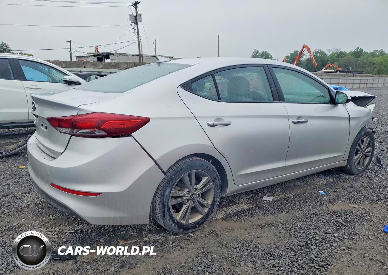 2018 Hyundai Elantra Value Edition VIN:5NPD84LF5JH255670 - 3