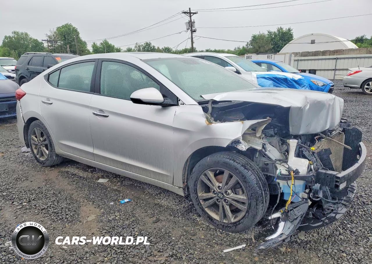 2018 Hyundai Elantra Value Edition VIN:5NPD84LF5JH255670 - 4