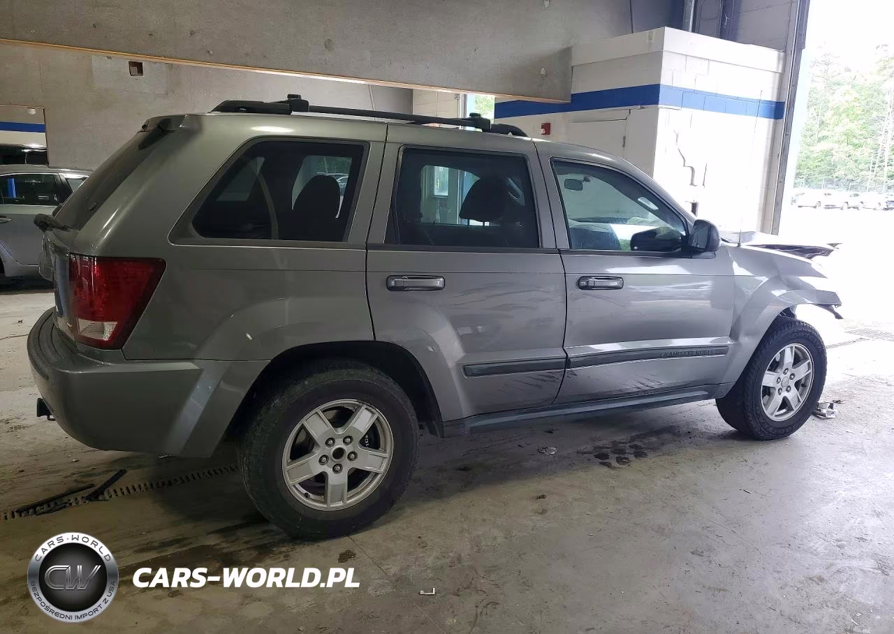 2007 Jeep Grand Cherokee Laredo VIN:1J8GR48K17C565344 - 3
