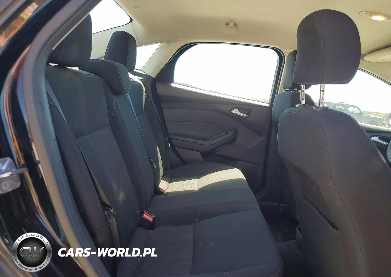 2017 Ford Focus Se VIN:1FADP3F27HL336672 - 10