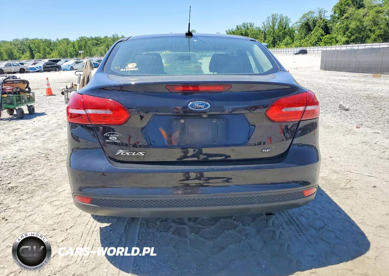 2017 Ford Focus Se VIN:1FADP3F27HL336672 - 6