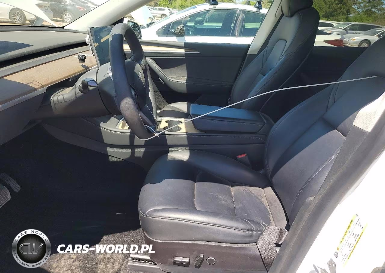 2023 Tesla Model Y VIN:7SAYGDEE5PF689378 - 7
