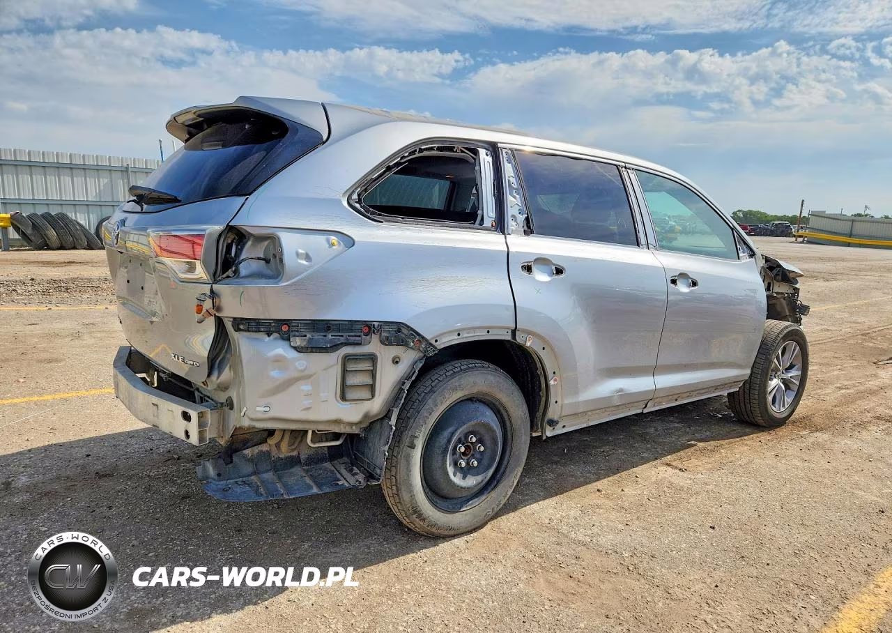 2015 Toyota Highlander Xle VIN:5TDJKRFH9FS221103 - 3
