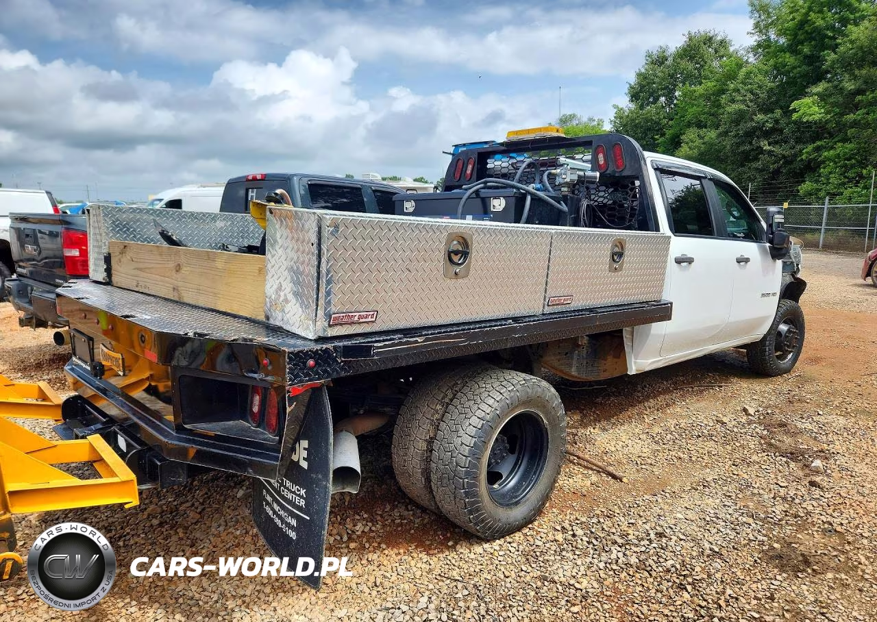 2021 Chevrolet Silverado K3500 VIN:1GB4YSEYXMF123641 - 3