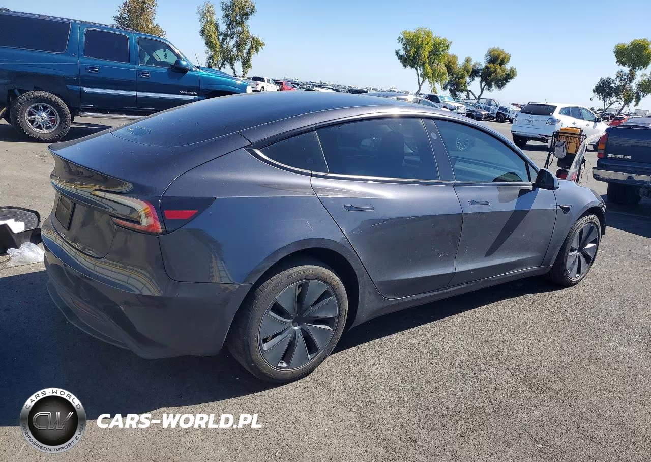 2024 Tesla Model 3 VIN:5YJ3E1EA8RF862158 - 3