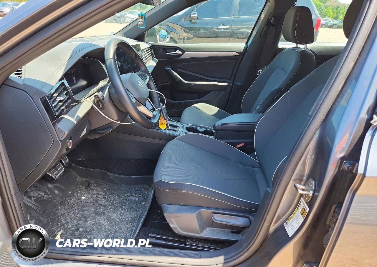 2025 Volkswagen Jetta Sport VIN:3VWBX7BU1SM030960 - 7