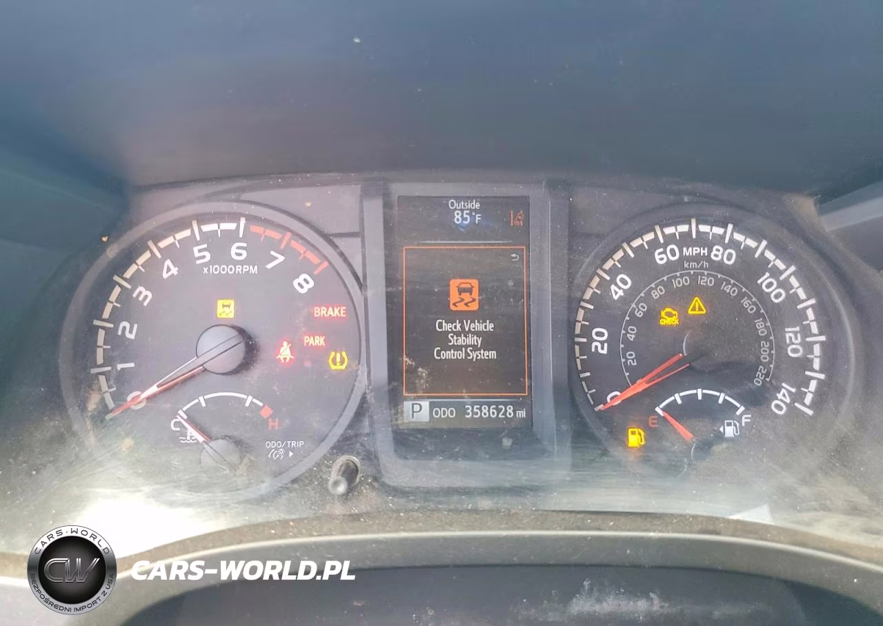 2018 Toyota Tacoma Sr V6 VIN:3TMCZ5AN0JM163496 - 9
