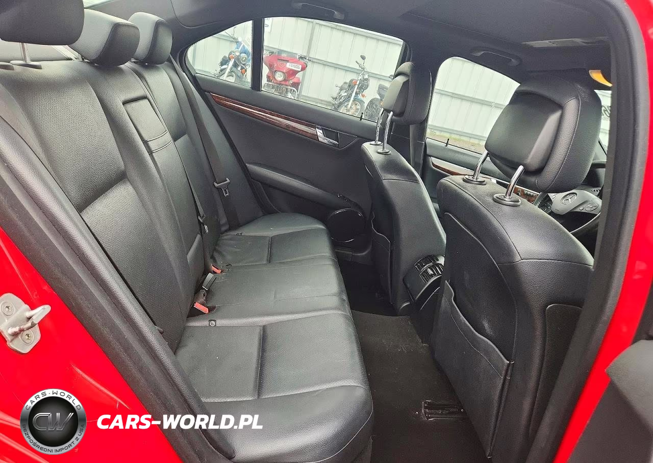 2010 Mercedes-Benz C 300 4Matic VIN:WDDGF8BB1AR124193 - 10