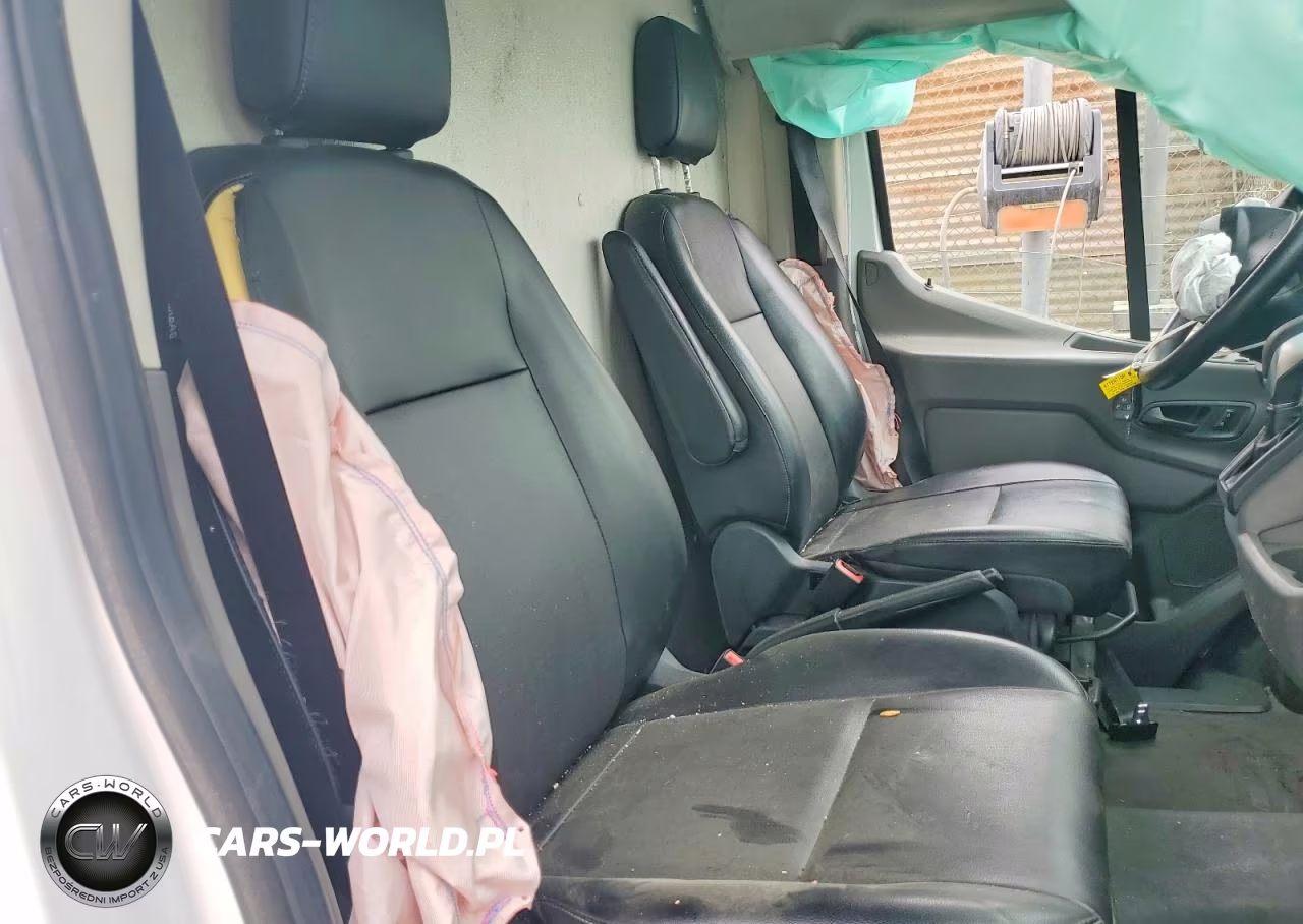 2020 Ford Transit 350 Refrigerated Delivery Van VIN:1FTBW1Y81LKA49742 - 11