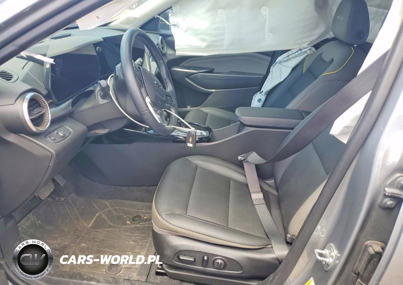 2025 Chevrolet Trax Activ VIN:KL77LKEP3SC013329 - 7