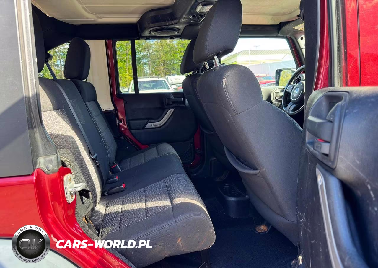 2012 Jeep Wrangler Unlimited Sport VIN:1C4BJWDG0CL121971 - 8