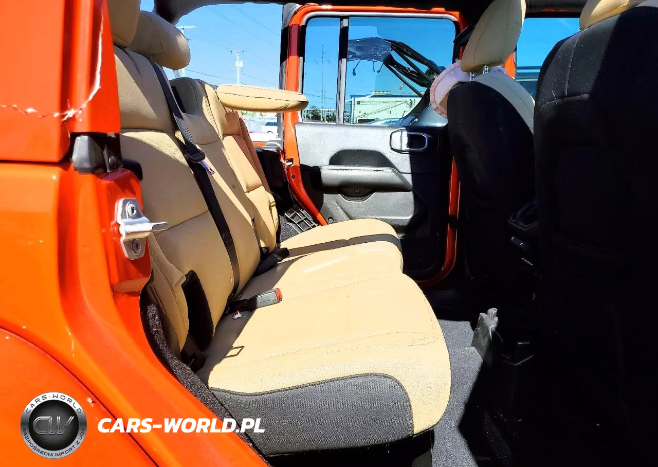 2018 Jeep Wrangler Unlimited Sahara VIN:1C4HJXEN4JW243628 - 11