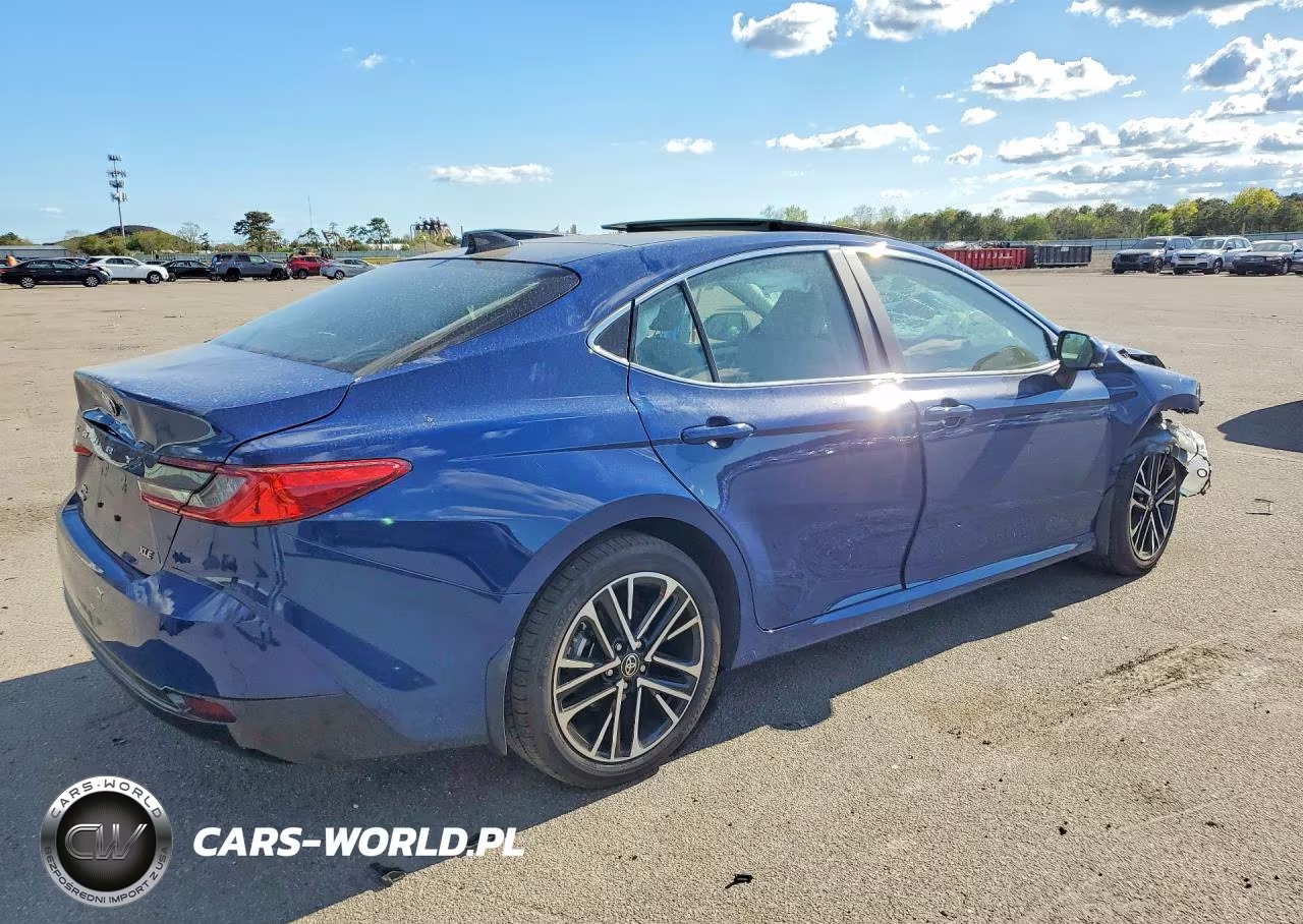 2026 Toyota Camry Xle VIN:4T1DBADKXTU044027 - 3