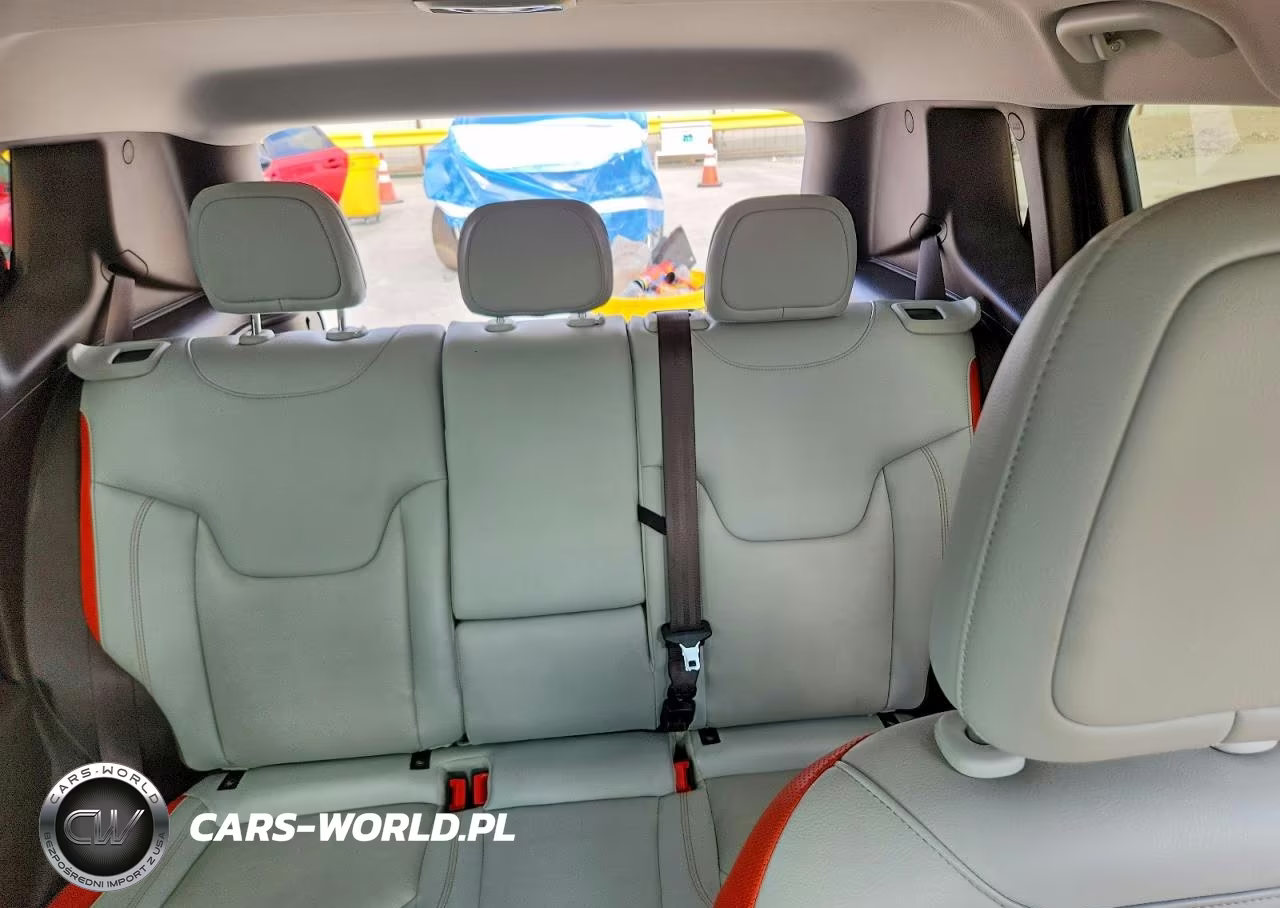 2017 Jeep Renegade Limited VIN:ZACCJADB1HPF30298 - 10