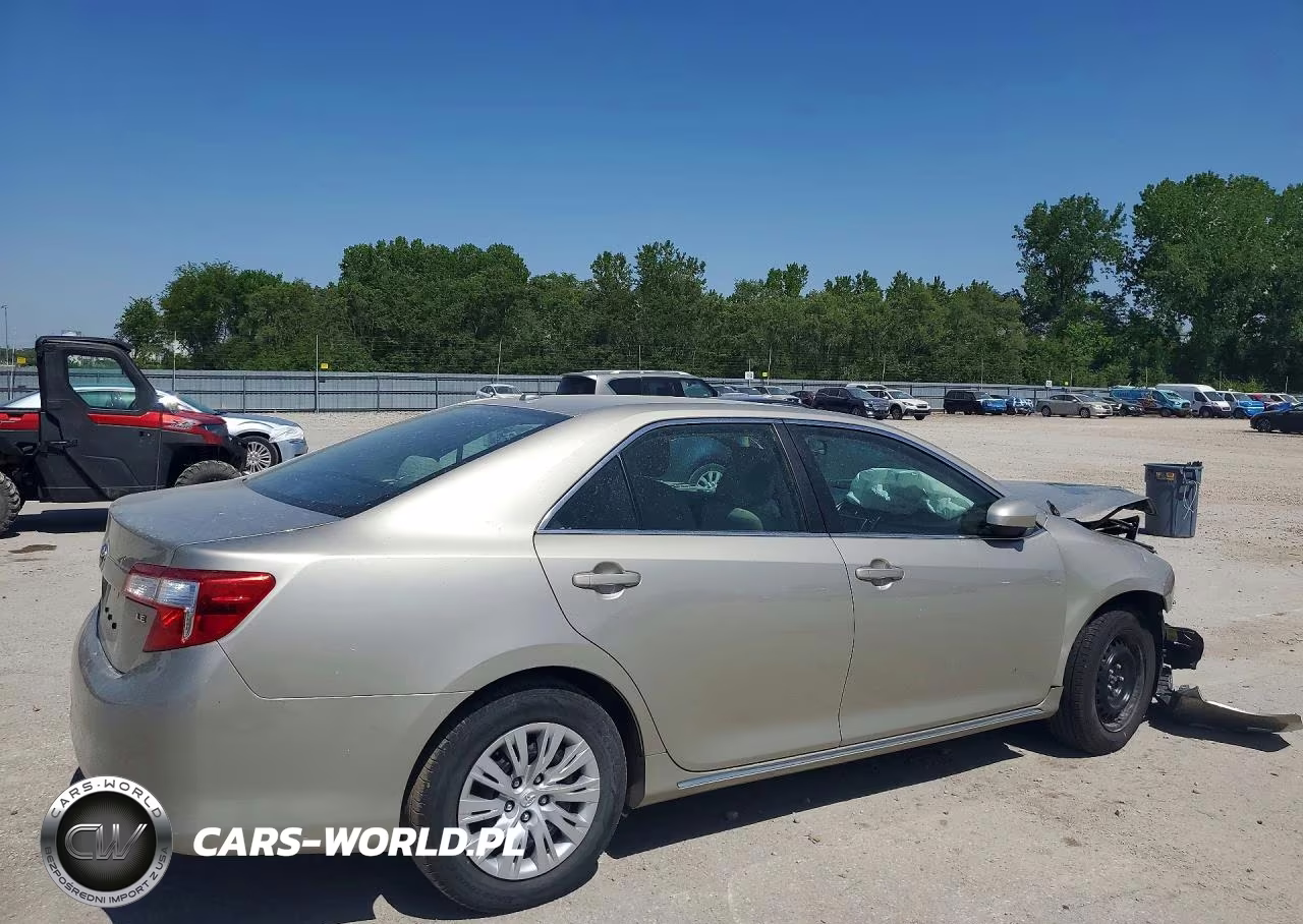 2014 Toyota Camry Le VIN:4T4BF1FK0ER384336 - 3