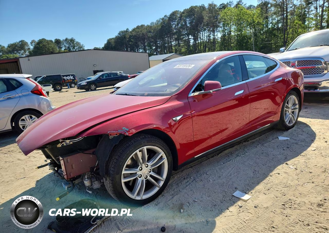 2015 Tesla Model S 90D
