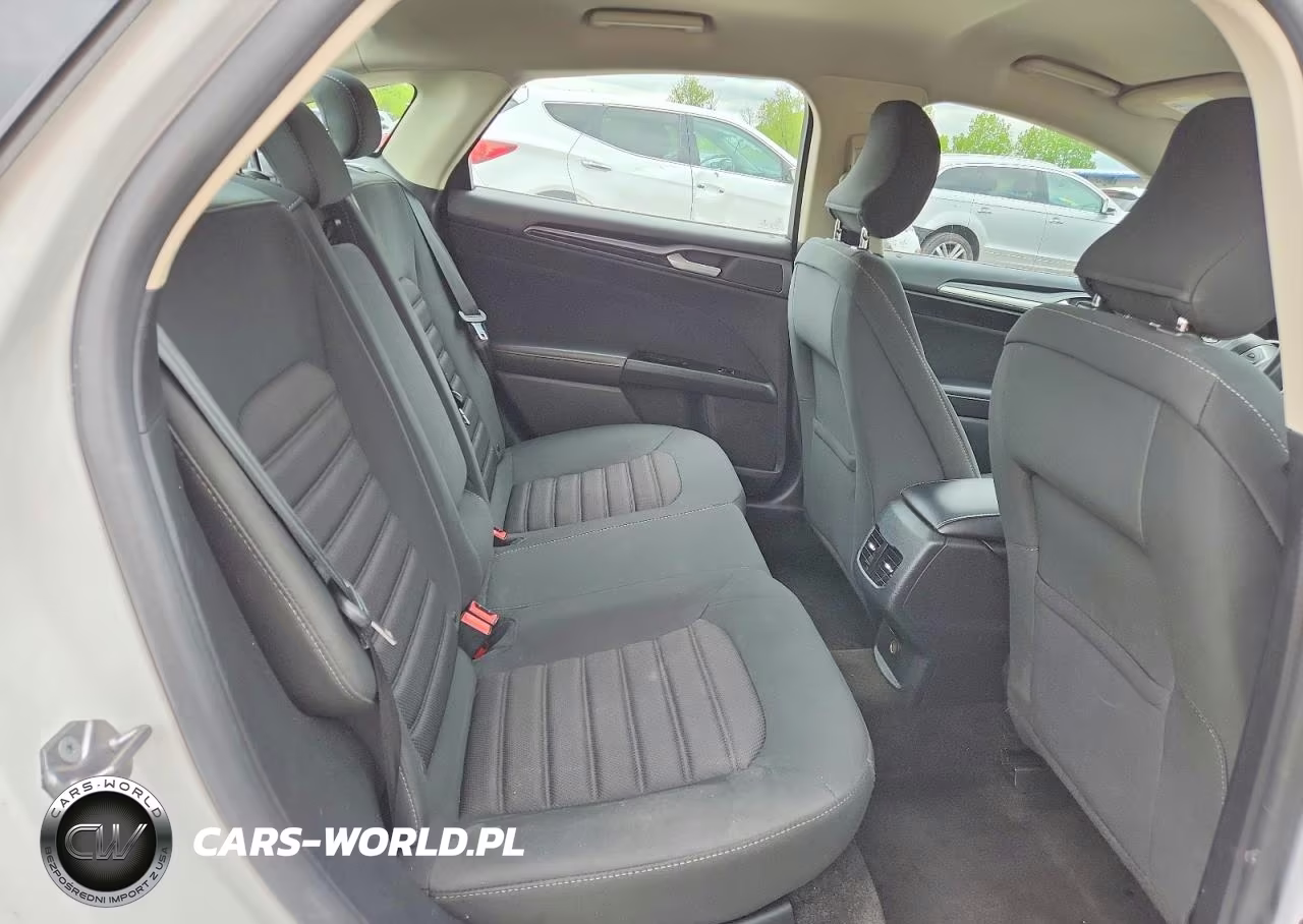 2018 Ford Fusion Se VIN:3FA6P0HD9JR195388 - 10