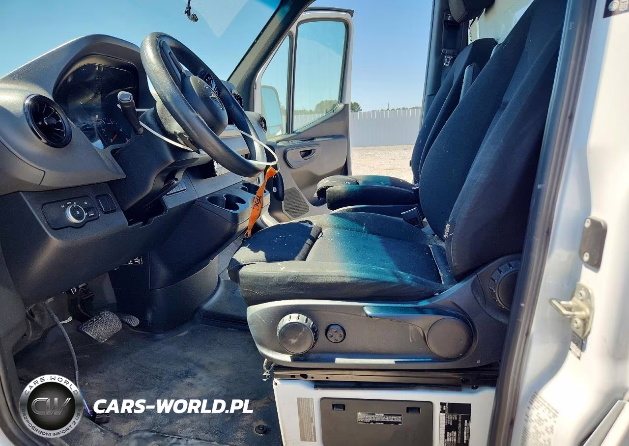 2023 Mercedes-Benz Sprinter 3500 VIN:W1X8N33Y3PN242026 - 7
