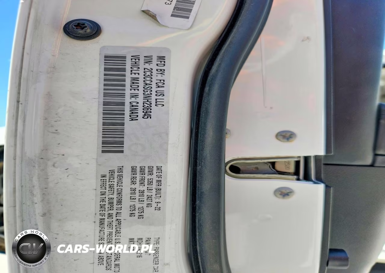 2022 Chrysler 300 Touring L VIN:2C3CCASG3NH236945 - 13