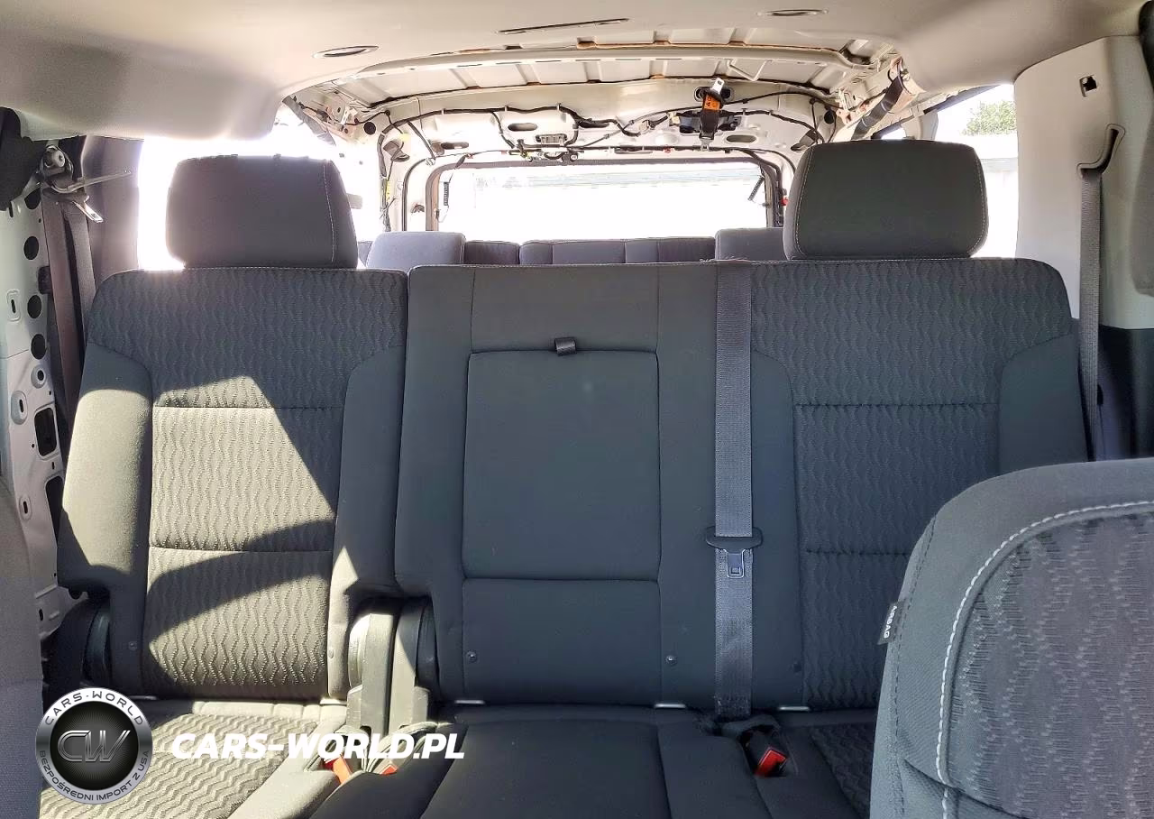 2015 Chevrolet Suburban C1500 Ls VIN:1GNSCHKC3FR669638 - 10