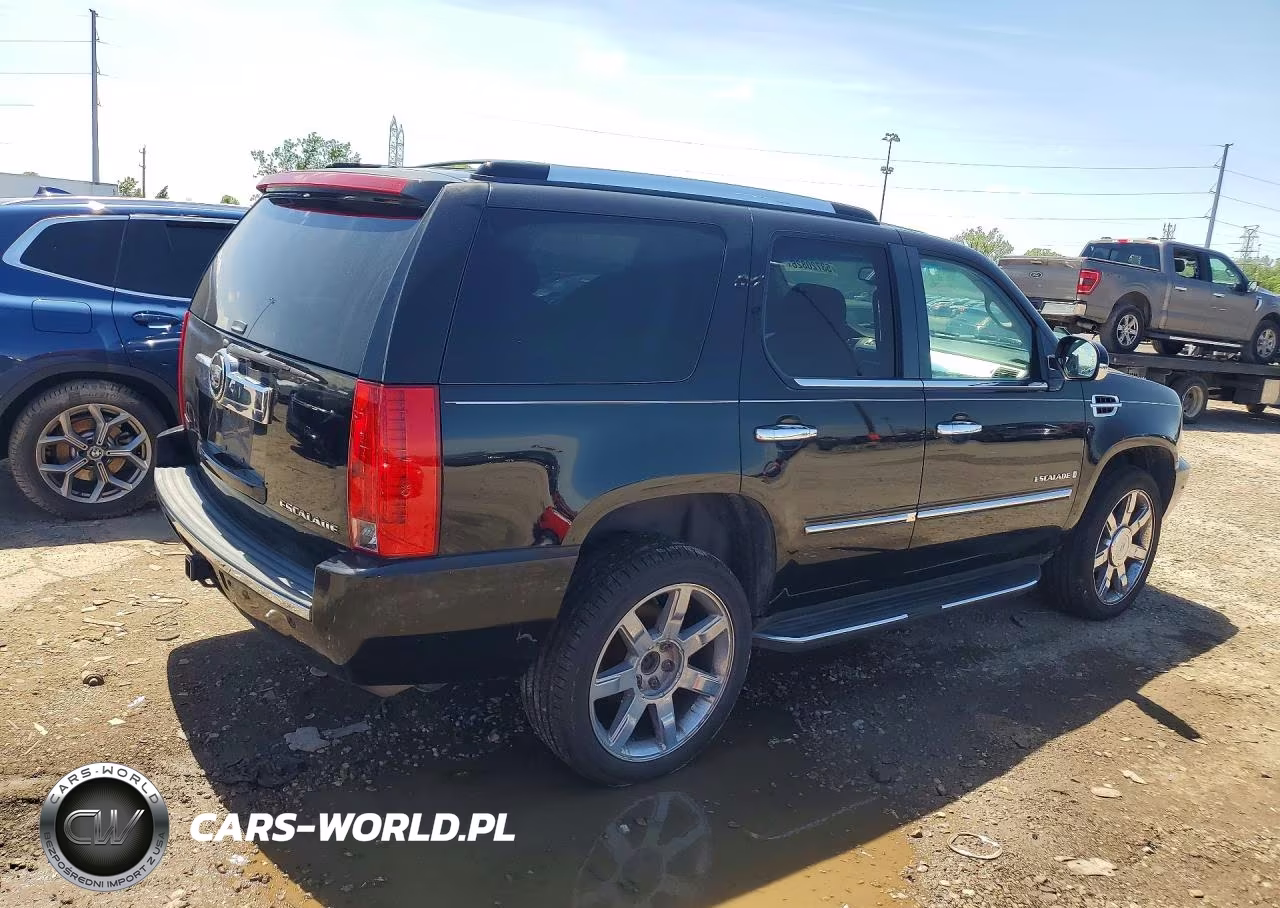 2008 Cadillac Escalade Luxury VIN:1GYFK63858R106261 - 3