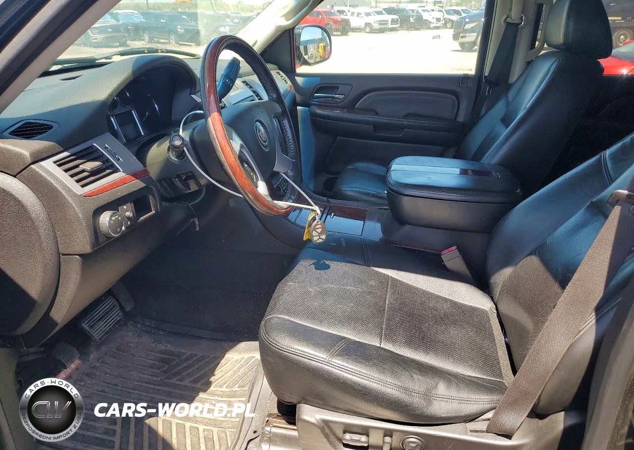 2008 Cadillac Escalade Luxury VIN:1GYFK63858R106261 - 7