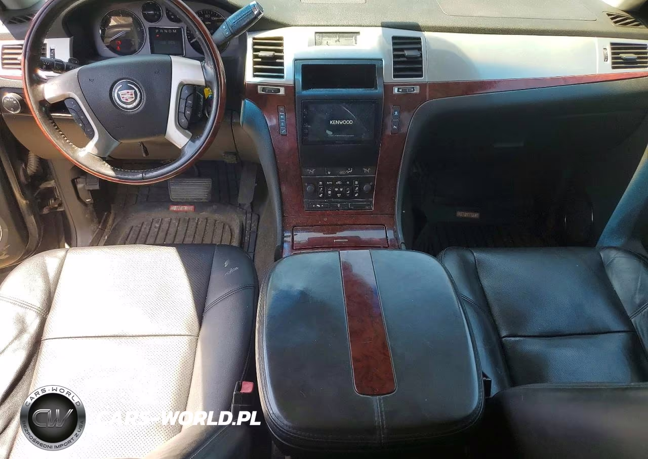 2008 Cadillac Escalade Luxury VIN:1GYFK63858R106261 - 8