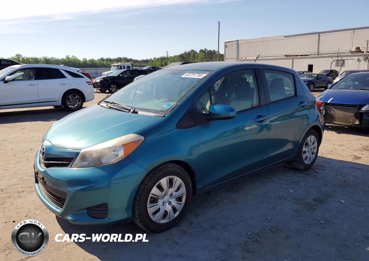 2013 Toyota Yaris 5-Door Le