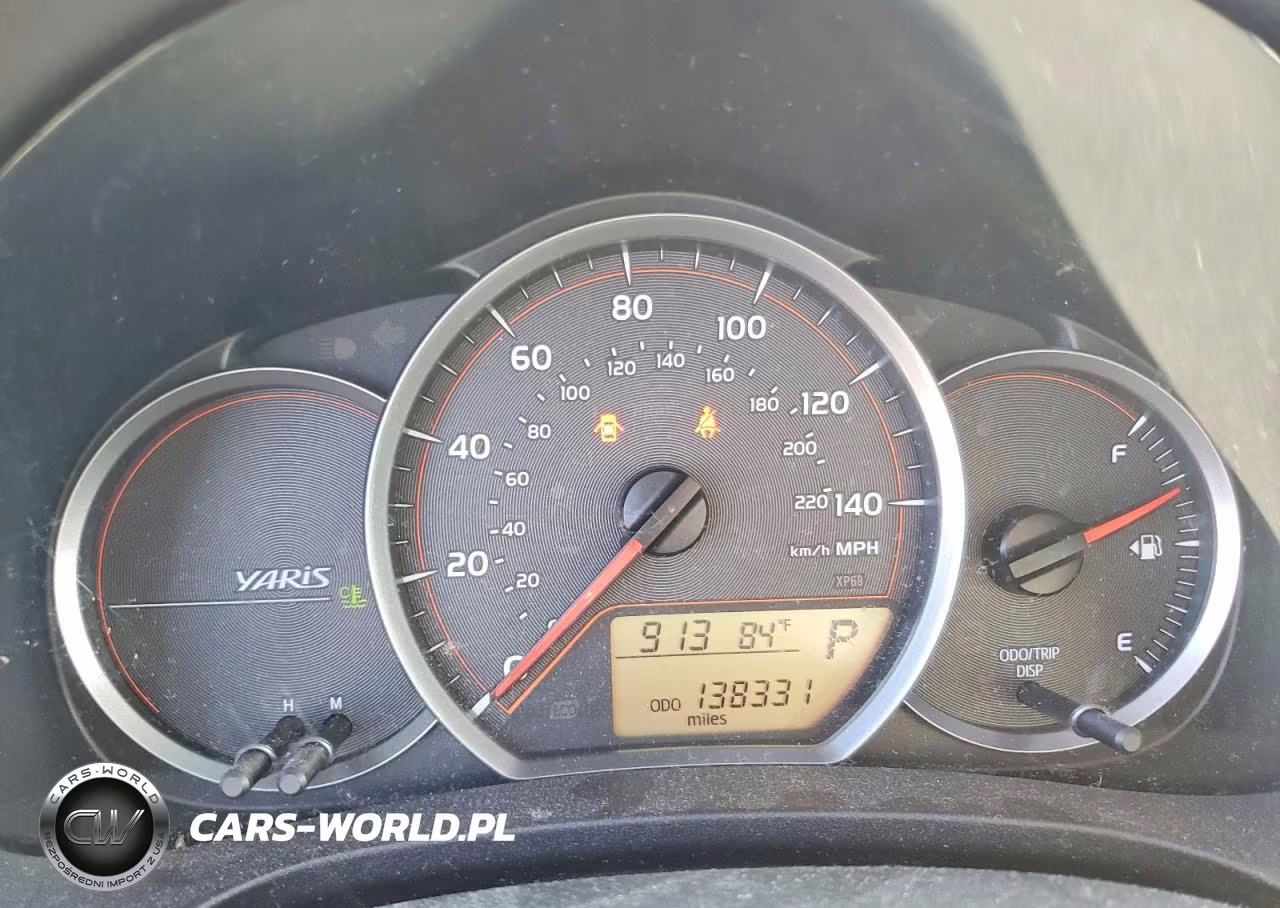 2013 Toyota Yaris 5-Door Le VIN:JTDKTUD37DD548555 - 9