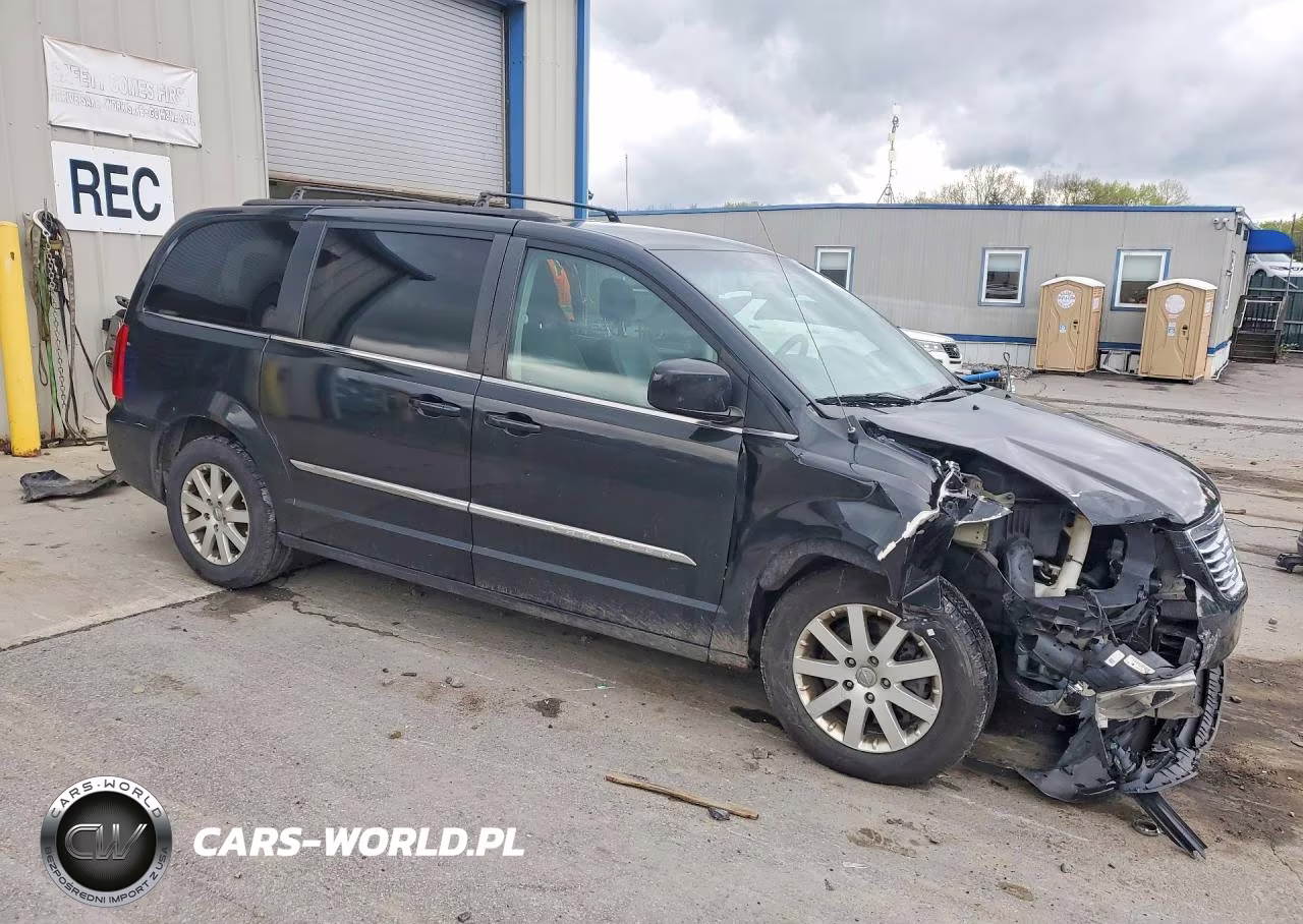 2015 Chrysler Town & Country VIN:2C4RC1BG3FR553836 - 4