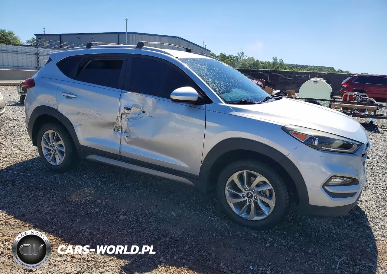 2017 Hyundai Tucson Se VIN:KM8J33A46HU453358 - 4