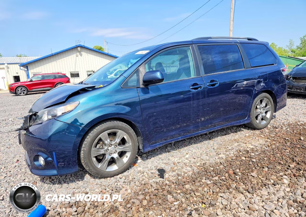 2011 Toyota Sienna Sport