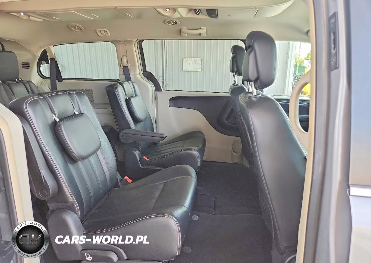 2014 Chrysler Town & Country Touring VIN:2C4RC1BG8ER270220 - 11