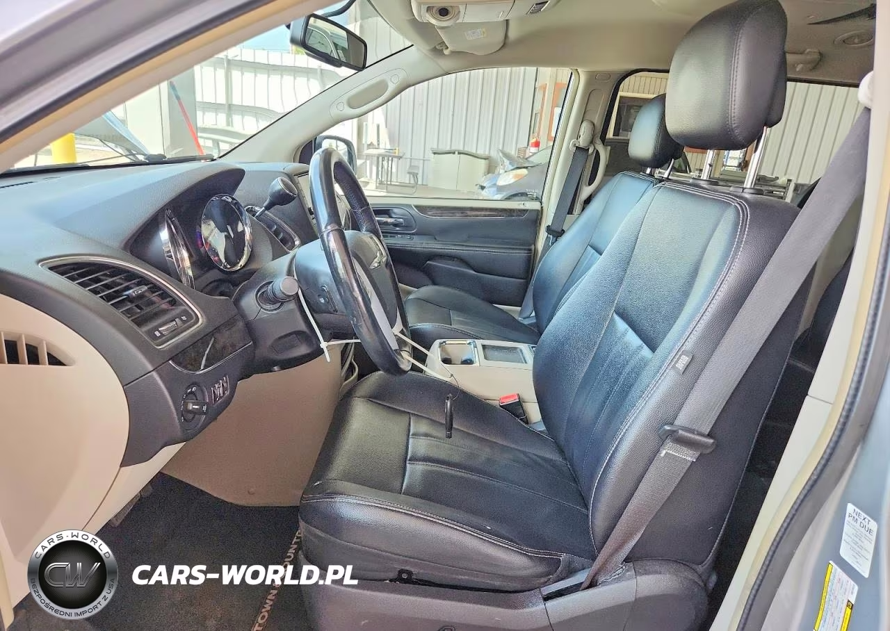 2014 Chrysler Town & Country Touring VIN:2C4RC1BG8ER270220 - 7