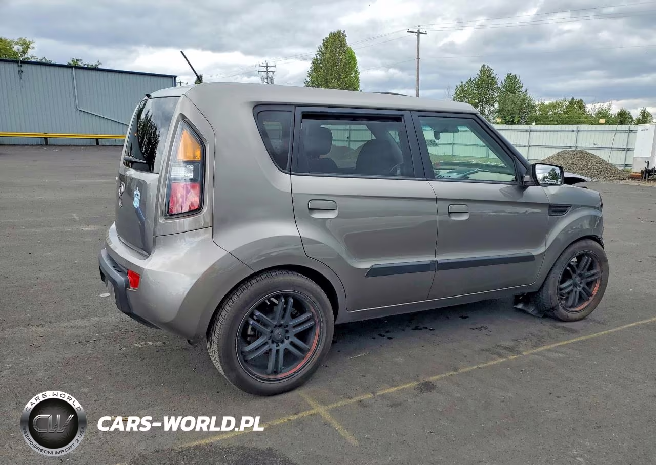 2010 Kia Soul + VIN:KNDJT2A29A7177260 - 3