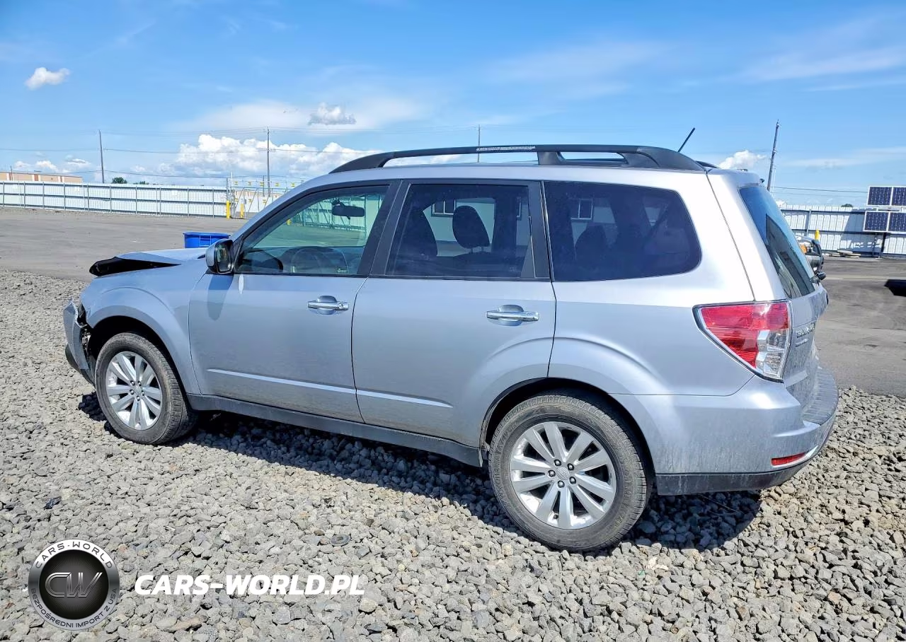 2013 Subaru Forester 2.5X Premium VIN:JF2SHADC5DH426187 - 2