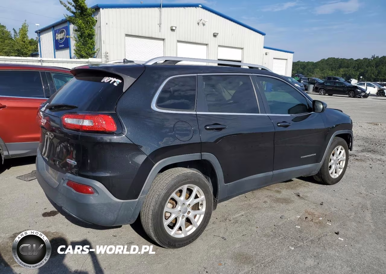 2016 Jeep Cherokee Latitude VIN:1C4PJLCB4GW161114 - 3