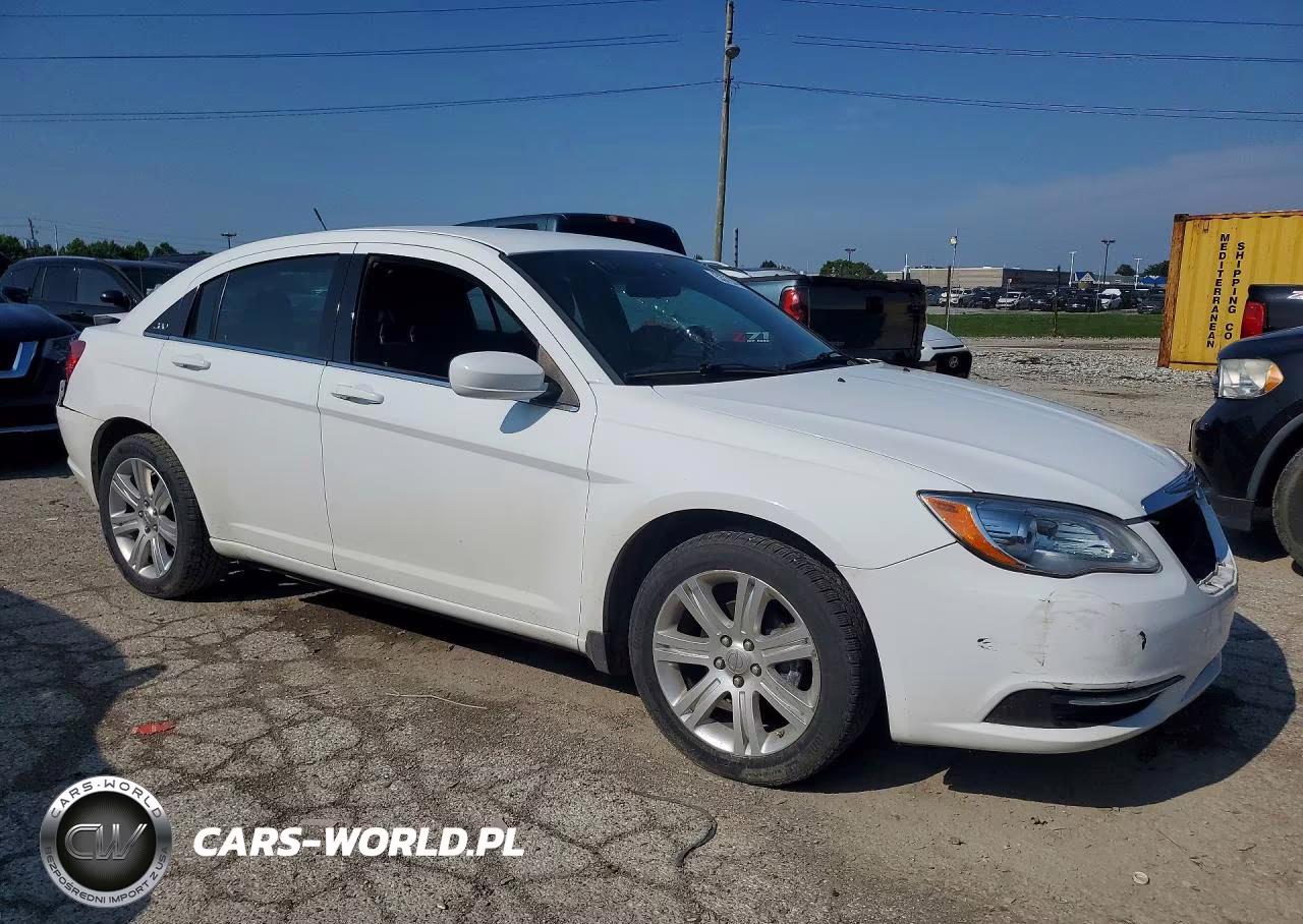 2013 Chrysler 200 Touring VIN:1C3CCBBBXDN763879 - 4
