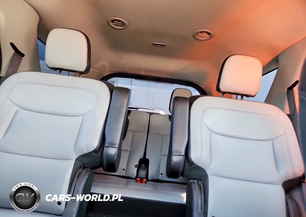 2021 Ford Explorer Xlt VIN:1FMSK8DH2MGA20390 - 10