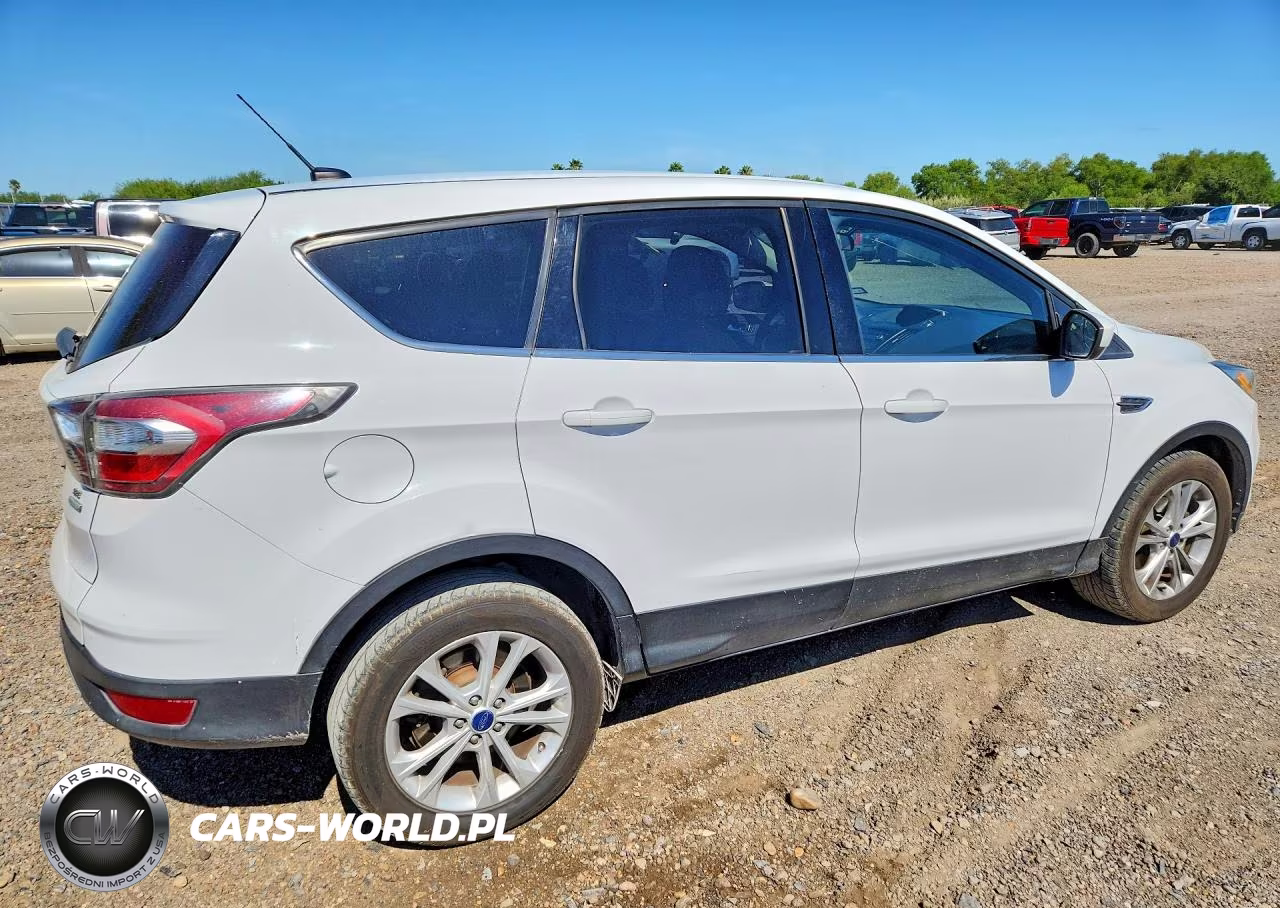 2017 Ford Escape Se VIN:1FMCU0GD1HUB42626 - 3