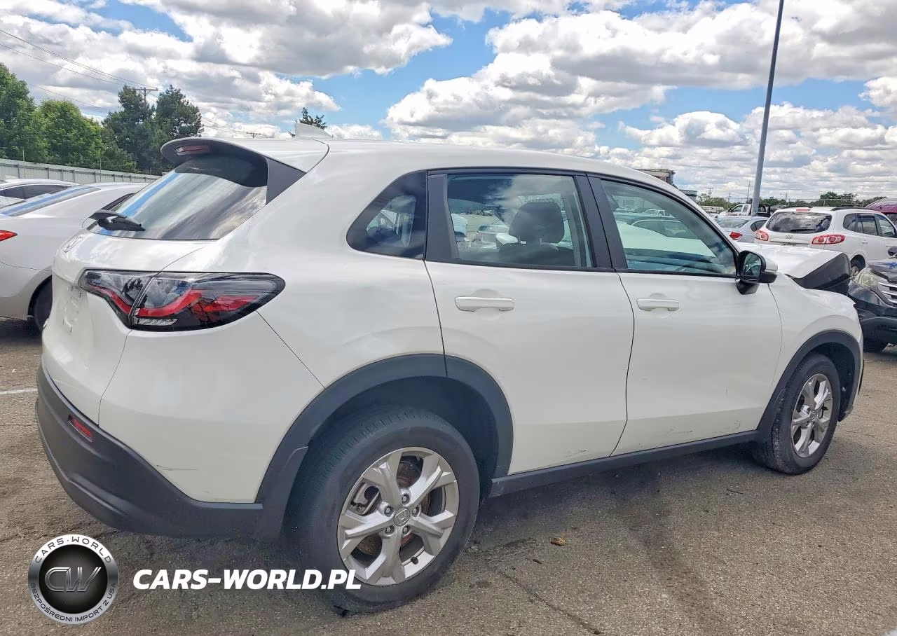 2025 Honda Hr-V Lx VIN:3CZRZ2H33SM710138 - 3