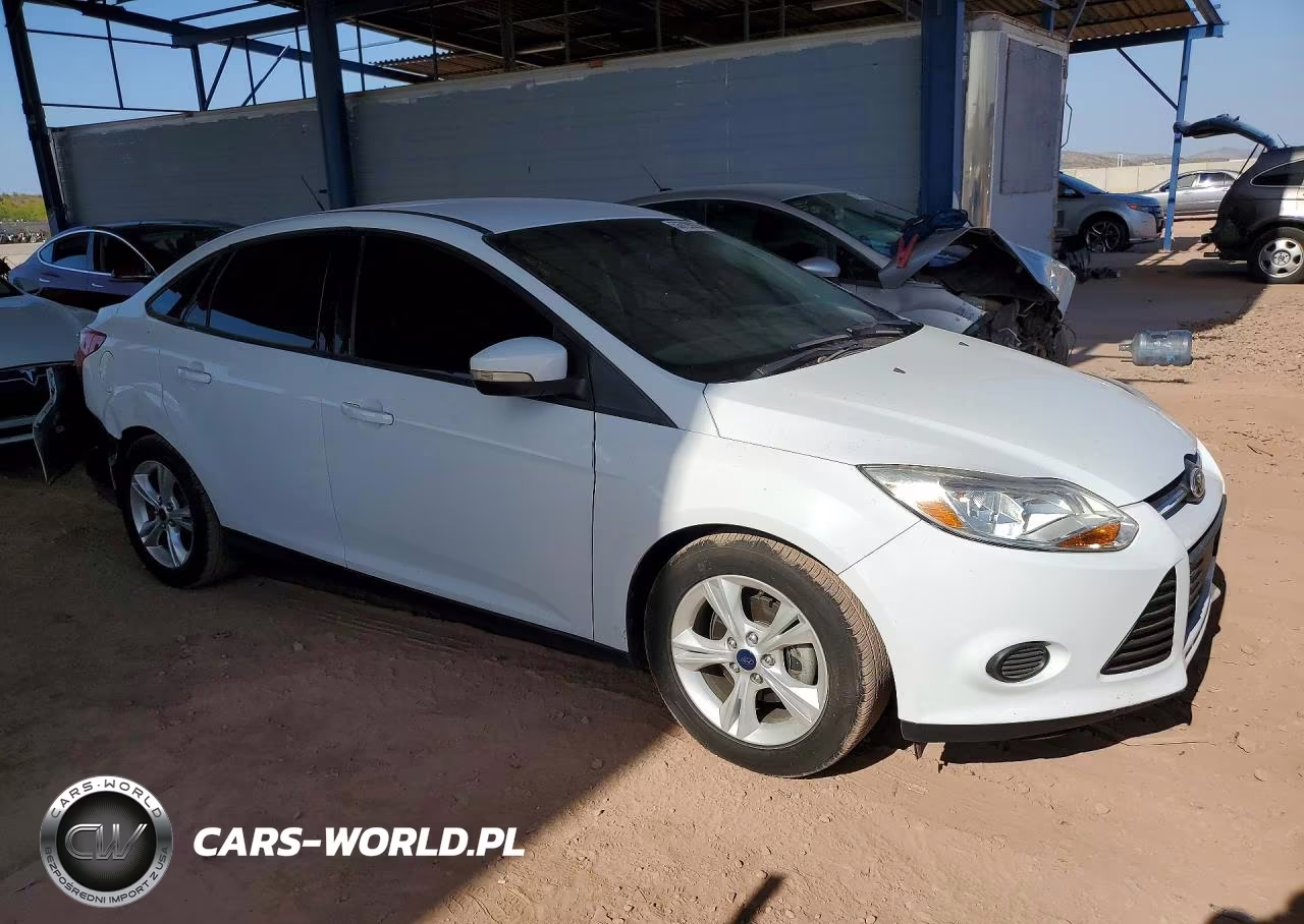 2014 Ford Focus Se VIN:1FADP3F27EL407624 - 4