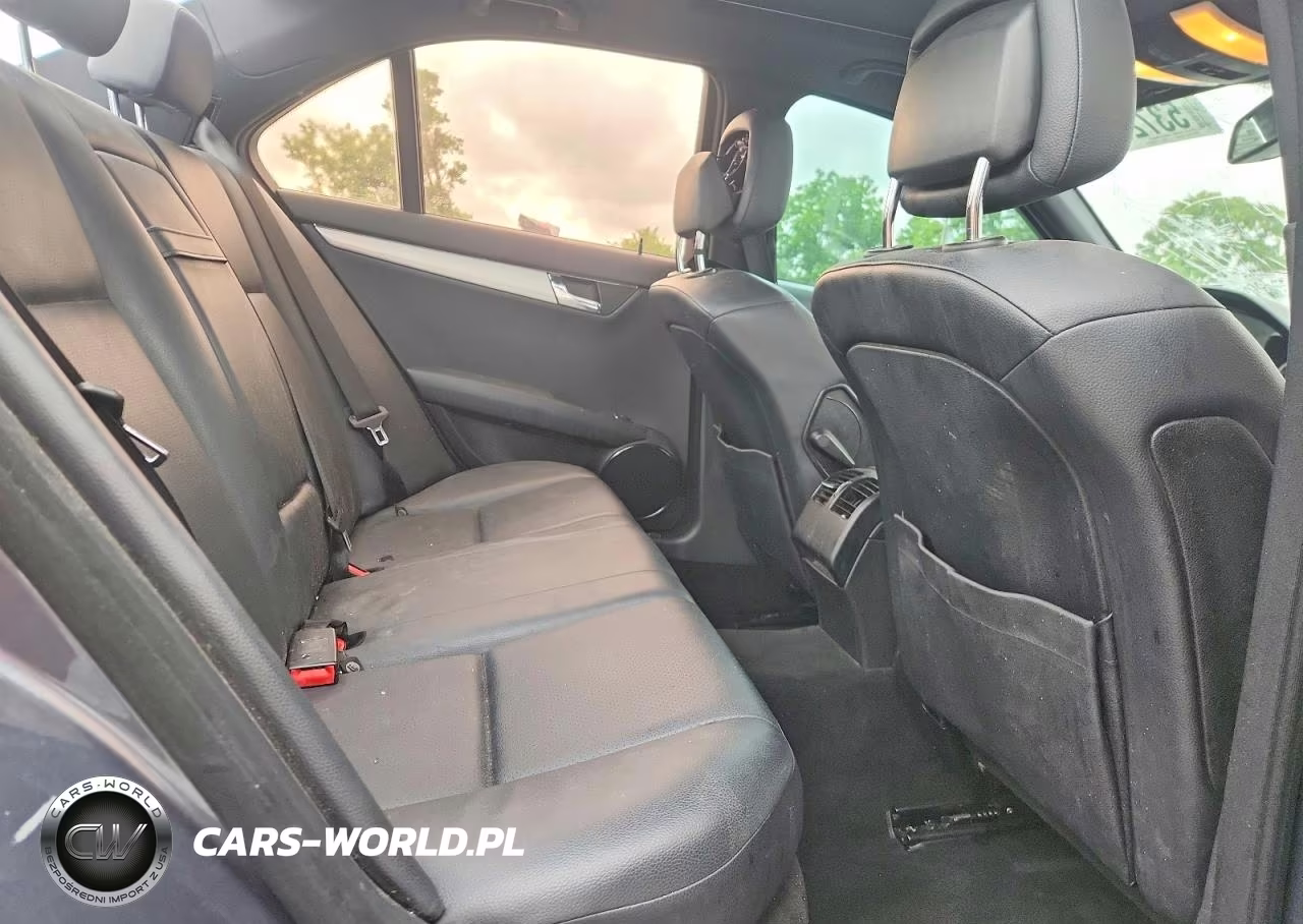 2010 Mercedes-Benz C 300 VIN:WDDGF5EB5AR091807 - 10